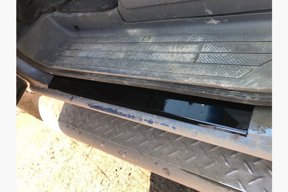 Volkswagen T4 Caravelle/Multivan 1990–2003 ABS instaplijsten (2 stuks, kunststof) Hoogglans Image