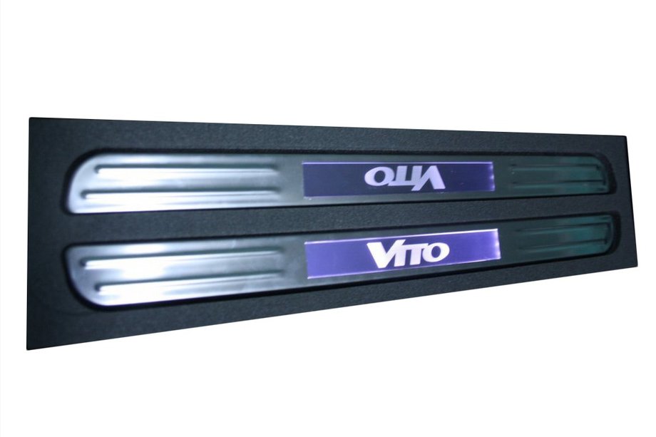 Mercedes Vito W639 2004–2014 Draadloze instaplijsten met verlichting (set 2 st., RVS) Image