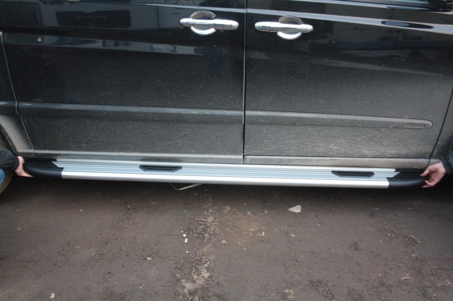 Mercedes Viano 2004–2014 Bosphorus OLD Grey side steps (set van 2, aluminium) Korte/Middellange wielbasis Foto 2