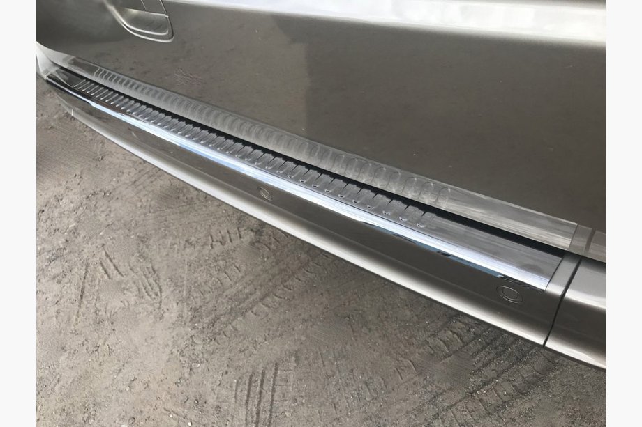Mercedes Vito W639 2004–2014 Achterbumperbeschermplaat zwart chroom (OmsaLine, staal) Image
