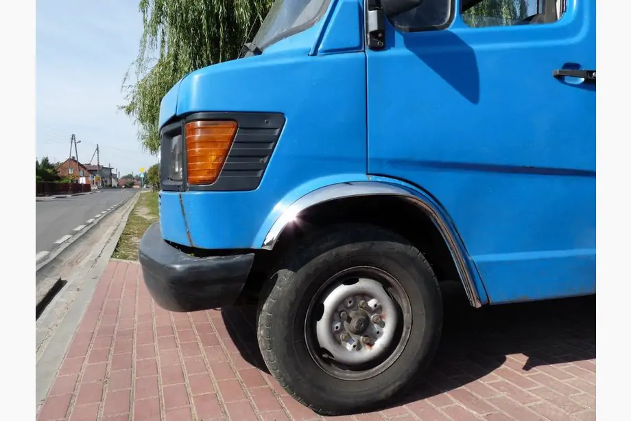 Mercedes T2 (507-814) 1967–1996 RVS wielkastlijsten (set van 4 stuks) Image