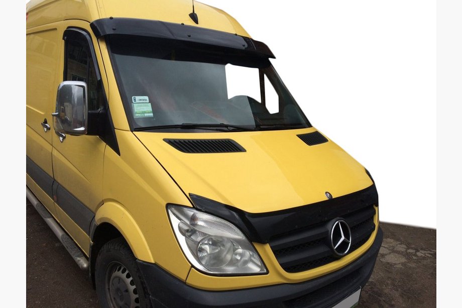 Mercedes Sprinter W906 2006–2018 Zonneklep voor voorruit op frame V1 (hoogglans zwart, 5 mm) Image