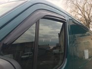 Mercedes Sprinter W906 2006–2018 Zelfklevende raamdeflectoren (set 2 stuks, Aomis) foto 2