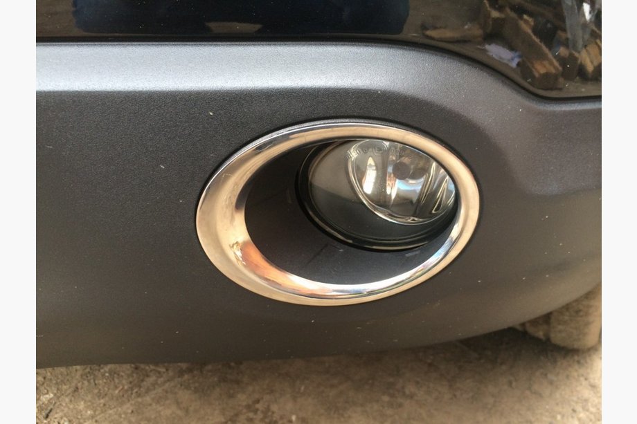 Nissan Qashqai 2007–2010 RVS chroom sierlijsten voor mistlampomranding (set 2 stuks) Image