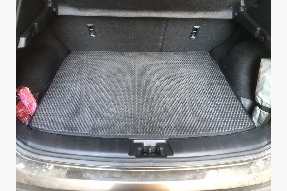 Nissan Qashqai 2014–2021 Kofferbakmat (EVA, zwart) Image