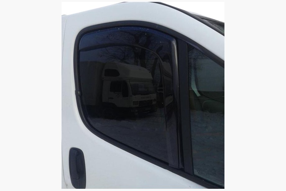 Renault Trafic 2015– Afgeprijsd! In-channel raamwindschermen (2 st., HIC) Image