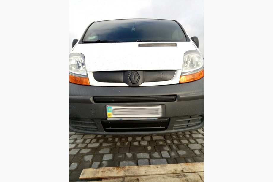 Renault Trafic 2001–2015 Middelste winterafdekking voor radiateurrooster (boven kentekenplaat) 2001-2007, Hoogglans Foto 3