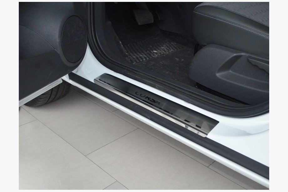 Opel Corsa C 2000–2006 Nathanika premium instaplijsten (4 stuks, RVS) Image