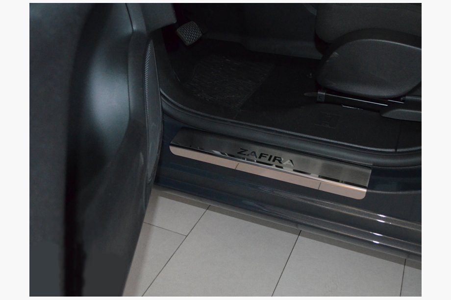 Opel Zafira C Tourer 2011–2019 Nathanika premium instaplijsten (4 stuks, RVS) Image