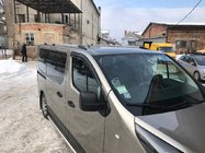 Renault Trafic 2015– Chromen dakrails Korte versie, kunststof voetsteunen foto 2