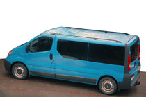 Nissan Primastar 2002–2014 Zwarte dakrails foto 1