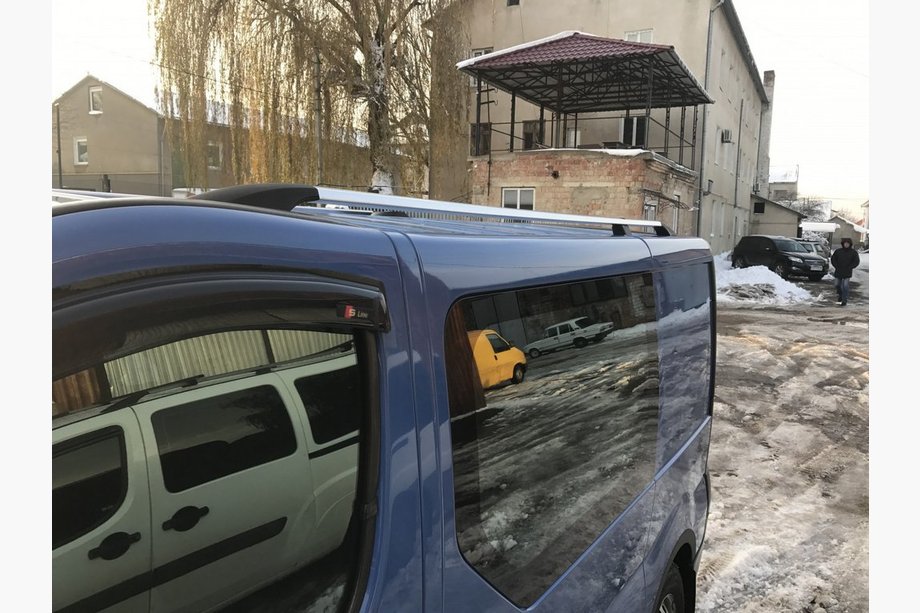 Opel Vivaro 2001–2015 Chromen dakrails Lang, gietijzeren voeten Foto 2