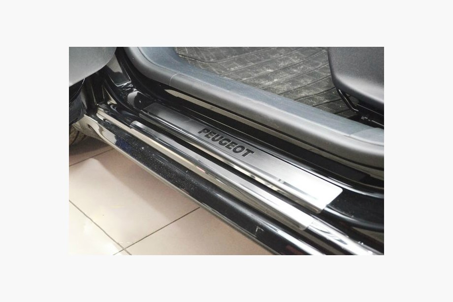 Peugeot 208 2012–2019 Nataniko instaplijsten (8-delig, RVS) Image