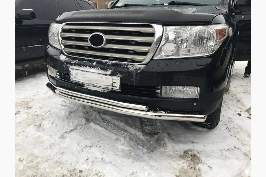 Toyota Land Cruiser 200 2007–2021 Voorste bullbar ST014 (2007-2015, RVS) Image