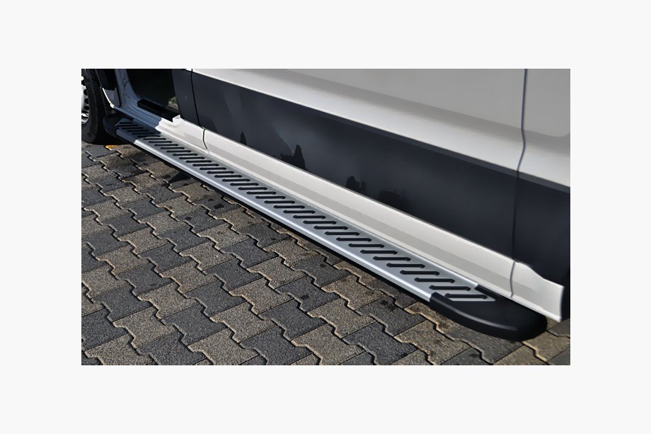 Man TGE 2017– Side steps Line (2 stuks, aluminium) Middellange wielbasis Image