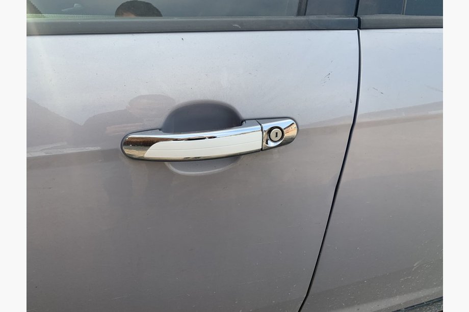 Ford Kuga 2008–2013 Deurgreep covers met witte strip (4 stuks, ABS) Foto 2