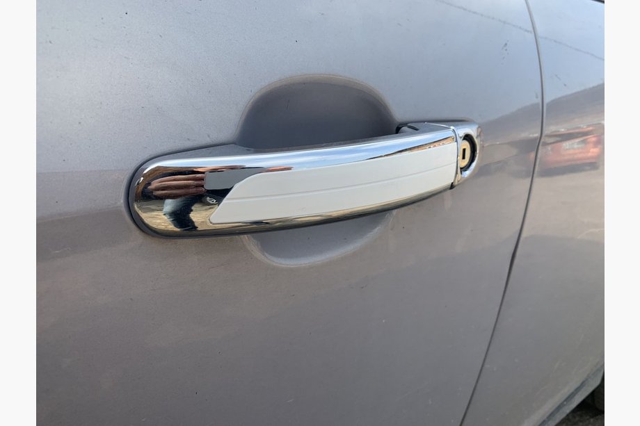 Ford Kuga 2008–2013 Deurgreep covers met witte strip (4 stuks, ABS) Foto 3