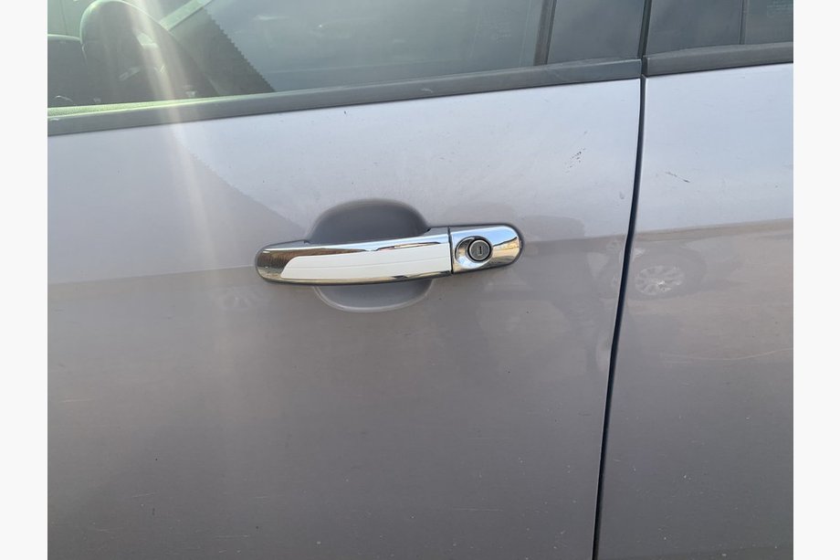 Ford Kuga 2008–2013 Deurgreep covers met witte strip (4 stuks, ABS) Foto 4