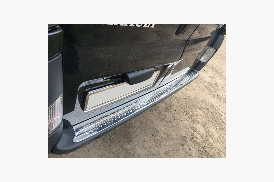 Renault Trafic 2001–2015 Achterbumper sierlijsten (OMSA, RVS) Image