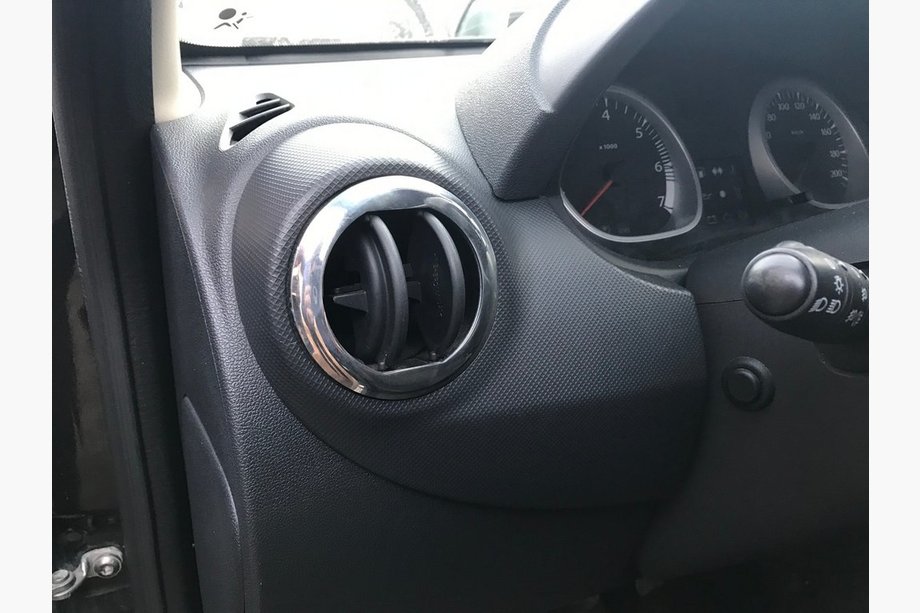 Renault Duster 2008–2017 Omlijsting voor interieur ventilatieroosters (4 st., RVS) Foto 2