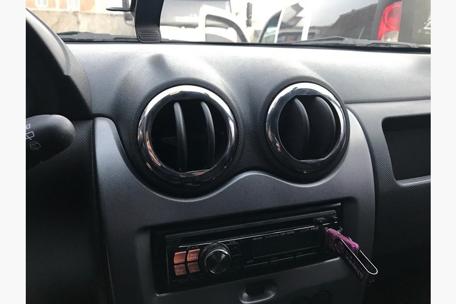 Renault Duster 2008–2017 Omlijsting voor interieur ventilatieroosters (4 st., RVS) Image