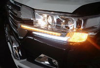 Toyota Land Cruiser 200 2007–2021 Koplampwimpers met LED (2016↗) foto 3
