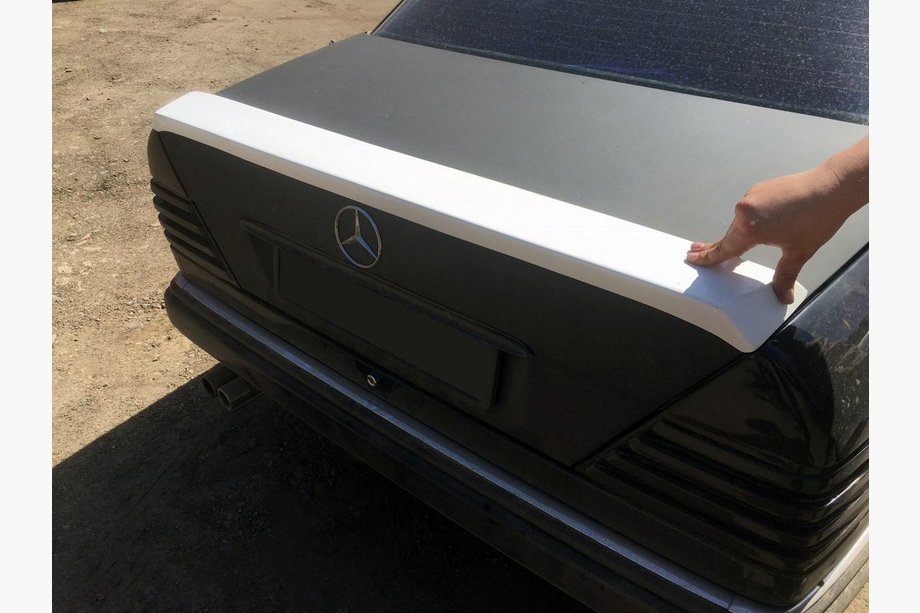 Mercedes E-class W124 1984–1997 Spoiler (spuitklaar) Image