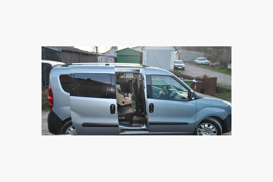 Fiat Doblo II 2010–2022 Chromen dakrails Standaard, kunststof voeten Foto 7