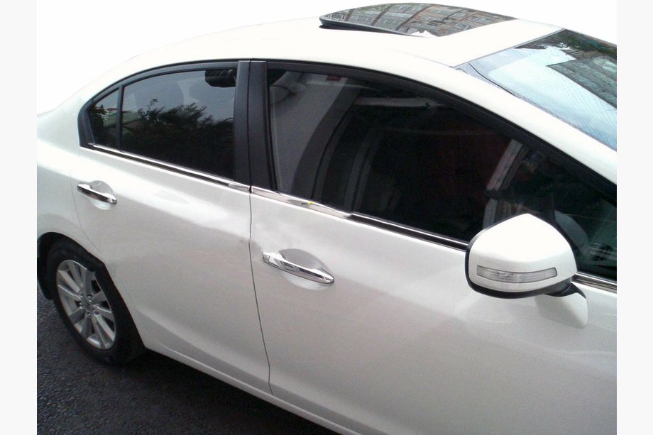 Honda Civic Sedan IX 2011–2016 Carmos raamomlijsting buiten (4-delig, RVS) Foto 1