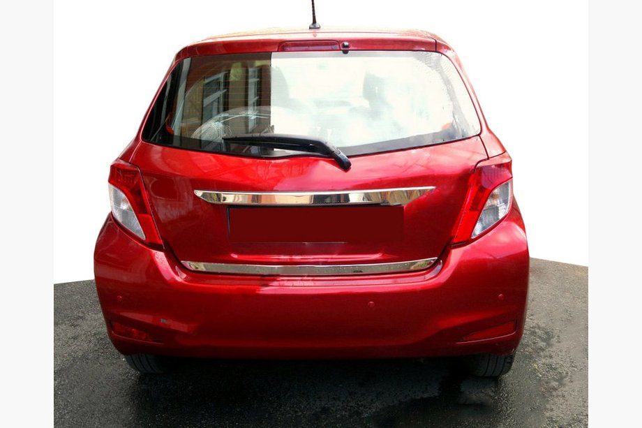 Toyota Yaris 2010–2020 RVS kofferbakrand Image
