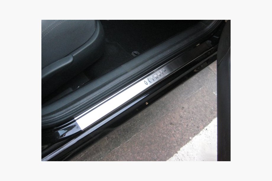 Skoda Octavia I Tour A4 1996–2010 Dorpellijsten NataNika (4 stuks, RVS) Standaard - Lohmann tape, 0,5 mm Image