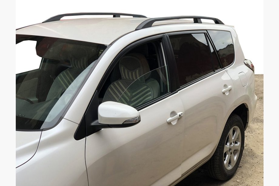 Toyota Rav 4 2006–2013 Zwarte Turkse dakrails Korte wielbasis, kunststof steunen Image