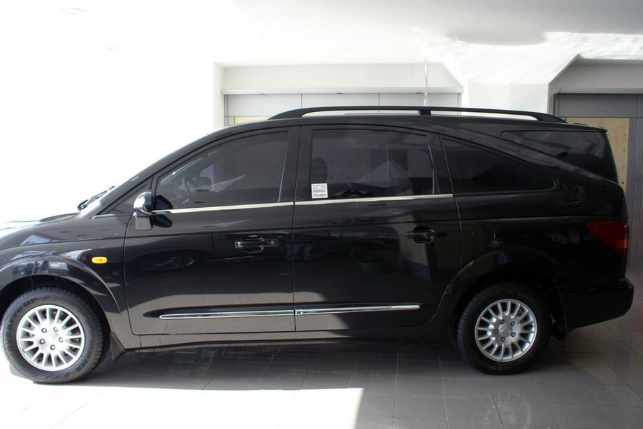 Ssang Yong Rodius Buitenste raamlijstenset (4-delig, RVS) Image