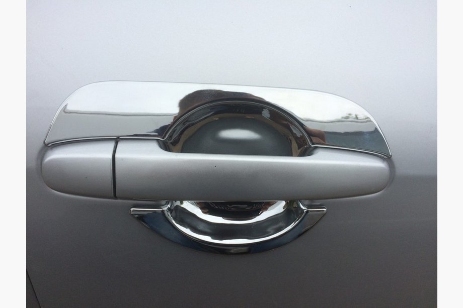 Mazda 3 2009–2013 Deurgreepkommen met bloemblaadjes (4 st., kunststof) Image