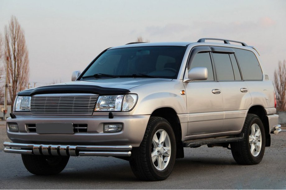 Toyota Land Cruiser 100 1998–2007 Voorste bullbar ST015 (RVS) Image