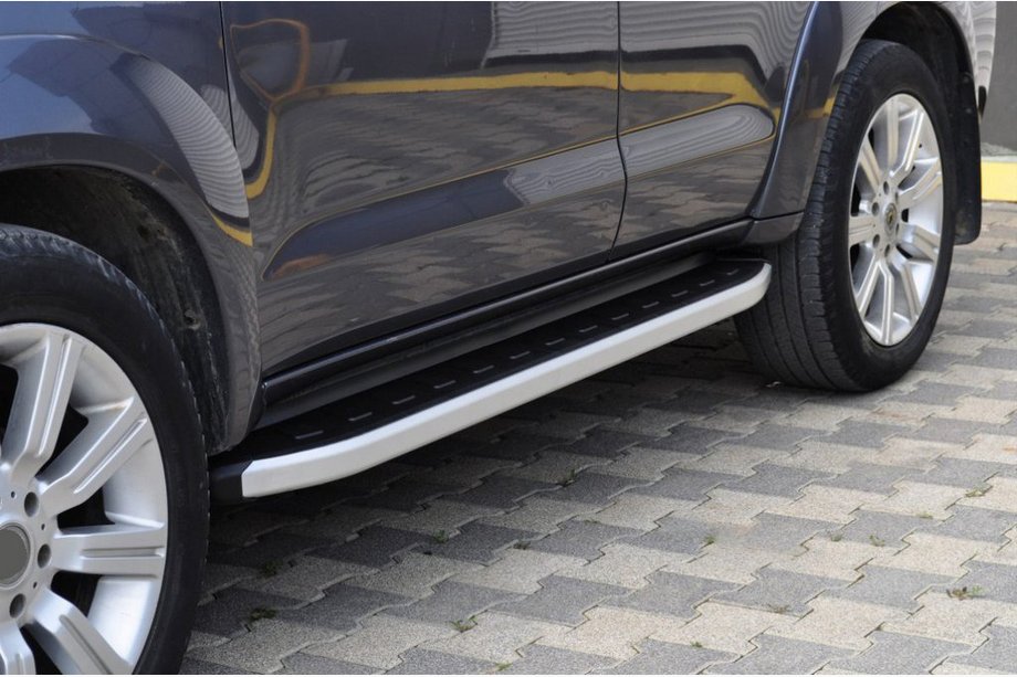 Toyota Fortuner 2006–2015 Fullmond side steps (2 stuks, aluminium) Image