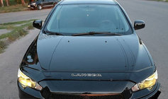 Mitsubishi Lancer X 2008– Motorkapdeflector (VIP) foto 1