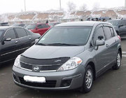 Nissan Tiida 2004–2011 Motorkapdeflector (VIP) foto 1