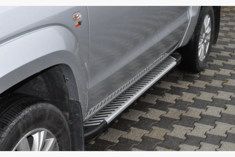 Volkswagen Amarok 2010–2022 Side steps Line (2 st., aluminium) Image