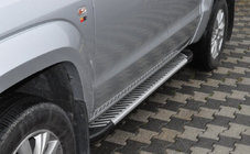 Volkswagen Amarok 2010–2022 Side steps Line (2 st., aluminium) foto 1