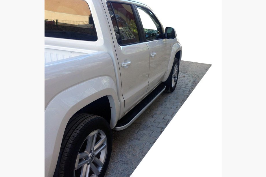 Volkswagen Amarok 2010–2022 Side steps Tayga Grey (set van 2, aluminium) Image