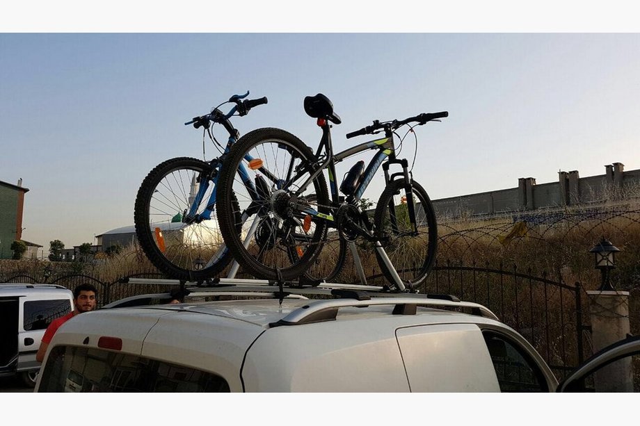 Fietsdrager voor dakdragers (op dwarsbalken) Foto 2