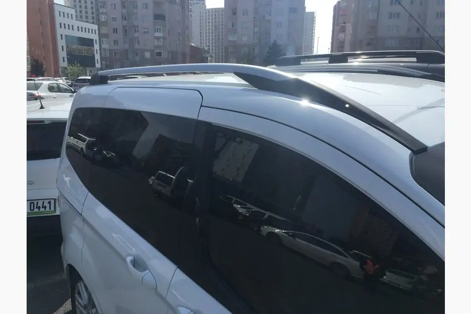 Ford Courier 2014–2023 Originele dakrails Foto 2
