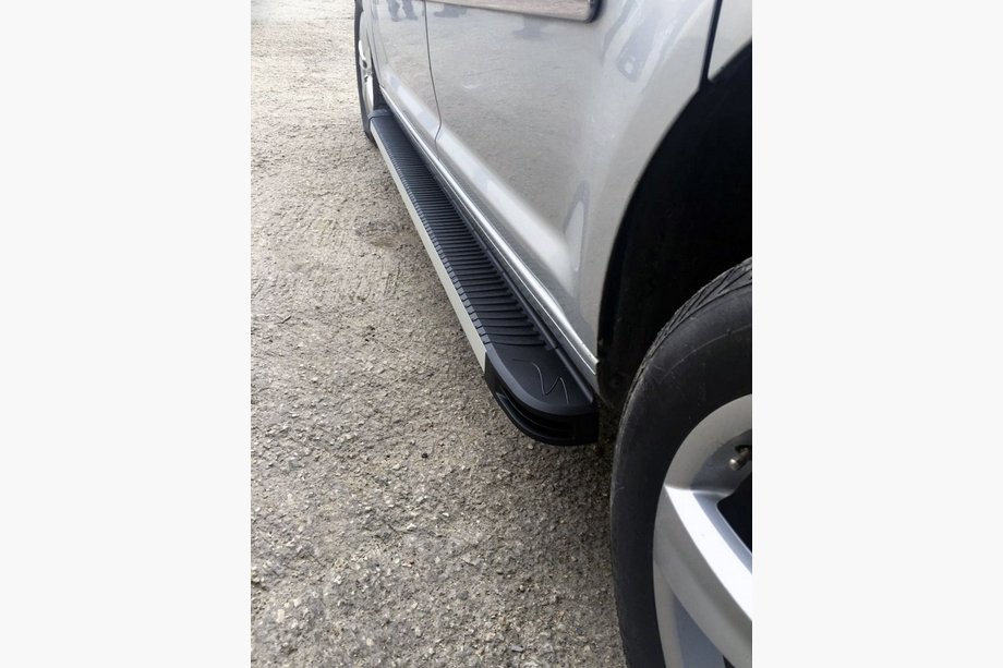 Volkswagen Amarok 2010–2022 Side steps Maya V1 (set van 2, aluminium) Image
