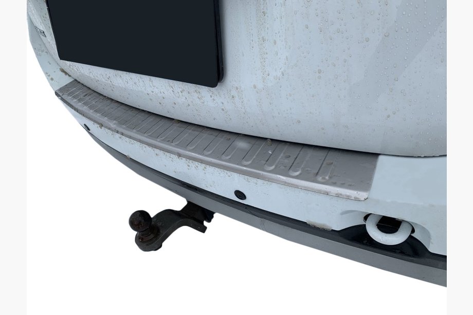 Dacia Duster 2008–2018 Achterbumper beschermplaat Carmos V1 met omgezette rand (RVS) Image