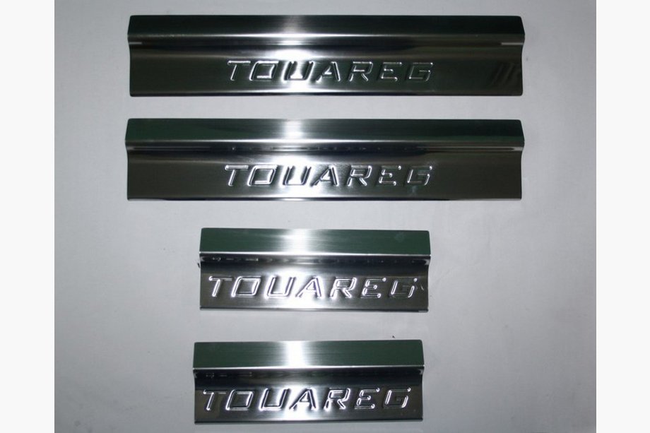 Volkswagen Touareg 2002–2010 Brede dorpellijstbeschermers (set van 4, RVS) Image