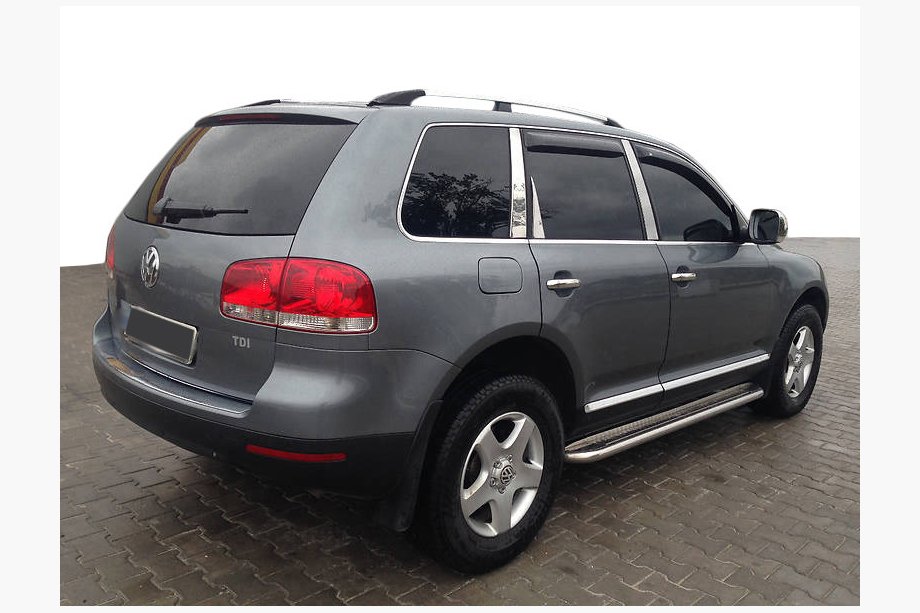 Volkswagen Touareg 2002–2010 Dakrails chroom (kunststof voeten) Metalen voet Image