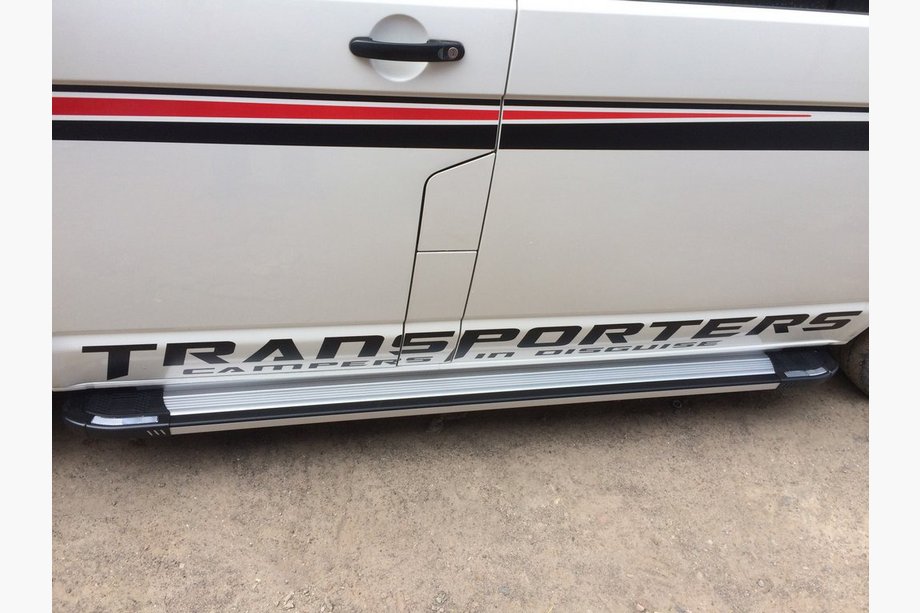 Volkswagen T6 2015–2024 Rainbow side steps (2 stuks, aluminium) Image