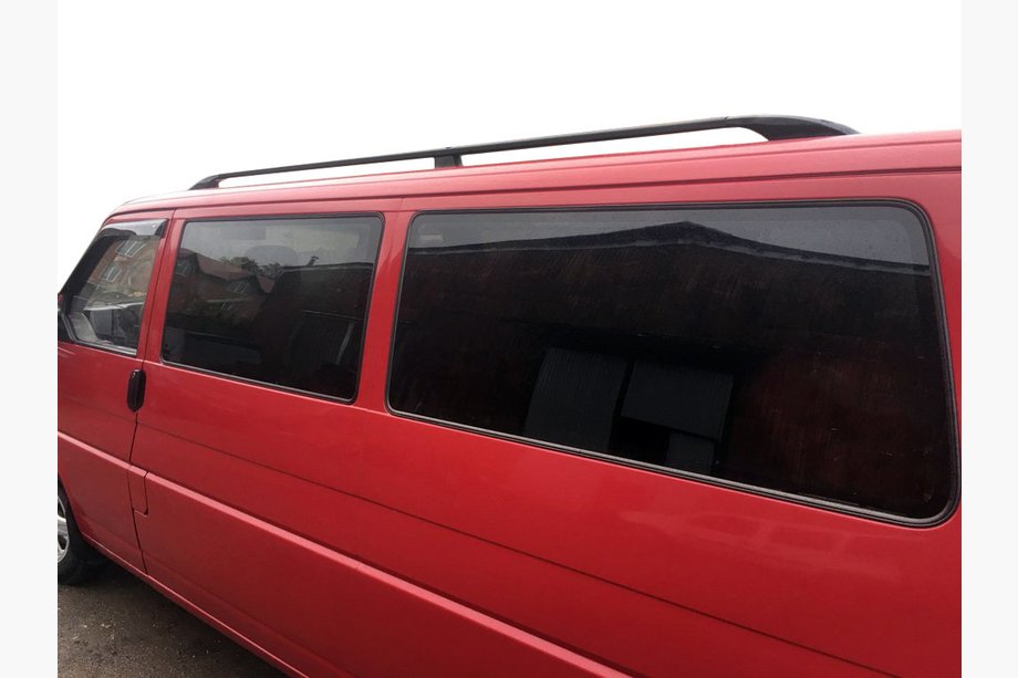 Volkswagen T4 Transporter 1990–2003 Zwarte dakrails Image