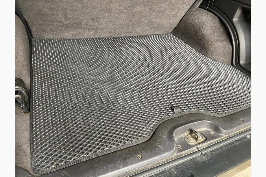 Jeep Cherokee XJ 1984–2001 Kofferbakmat (EVA, zwart) Image